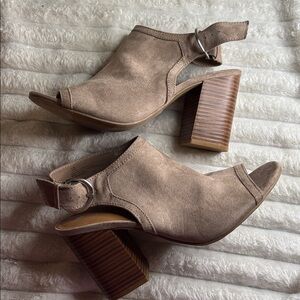 Women's Tan Block Heel Sandals